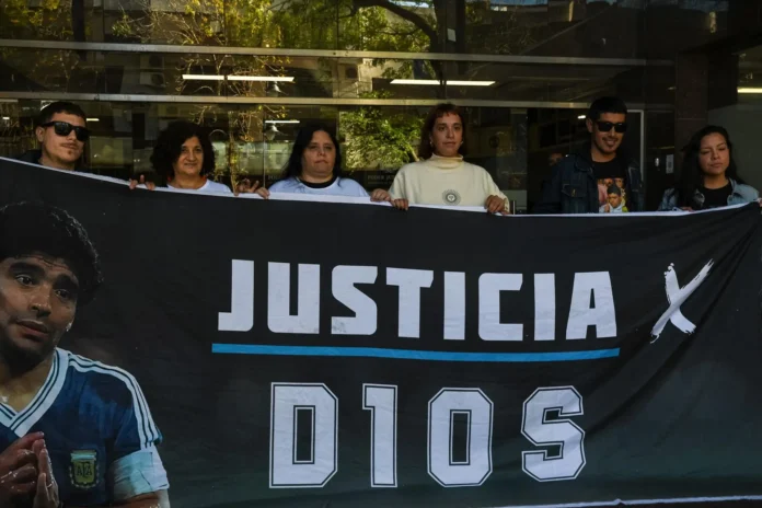 Fútbol.- El juicio por la muerte de Maradona, alterado por una confusión con el historial médico