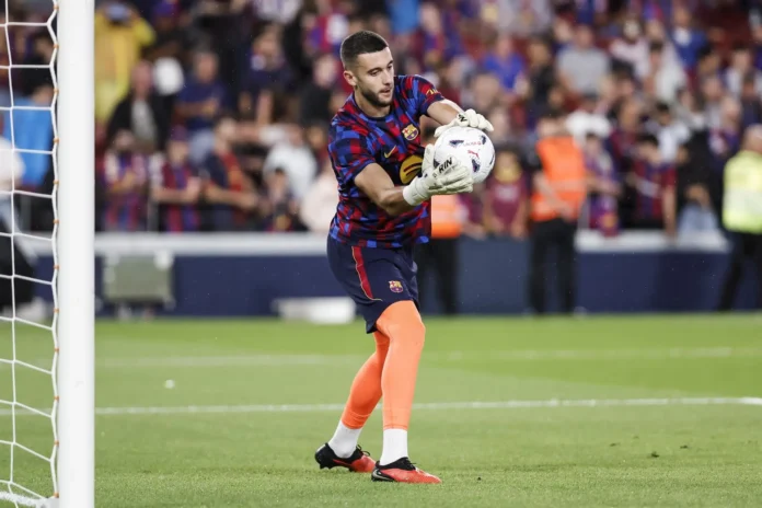 Fútbol.- El portero del Barça Joan Garcia tiene "leves molestias" en la rodilla derecha