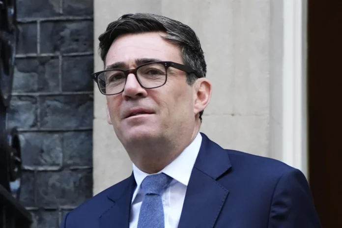 Fútbol.- El primer ministro británico no abordó con el presidente del City los cargos por incumplir reglas financieras