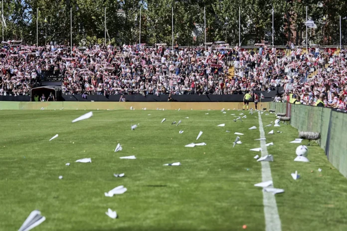 Fútbol.- El Rayo-Athletic se reanudará a puerta cerrada en Vallecas