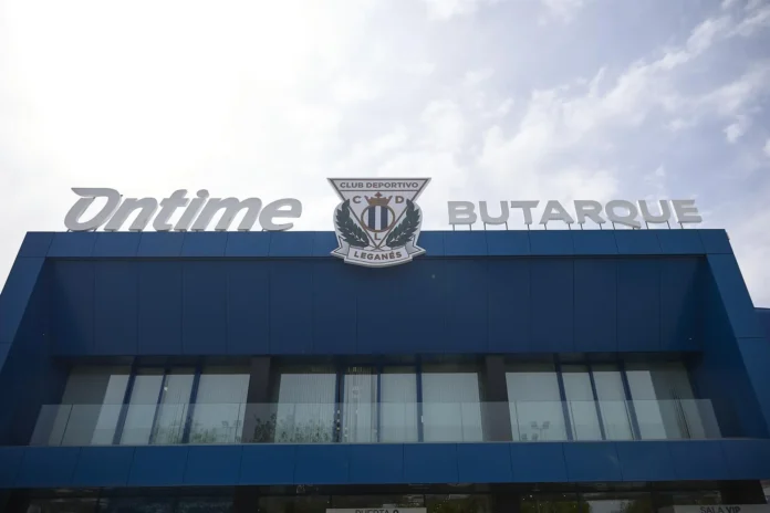 Fútbol.- El Rayo Vallecano recibirá al Deportivo Alavés en el Estadio de Butarque de Leganés