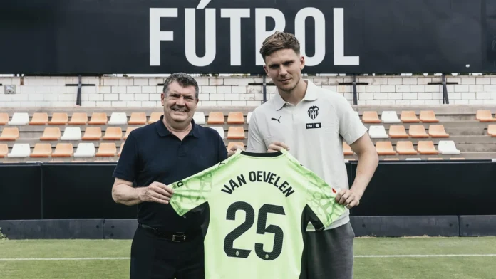Fútbol.- El Valencia logra la cesión del portero neerlandés Kayne van Oevelen
