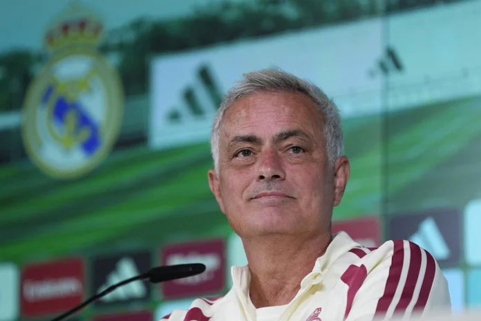 Fútbol.- José Mourinho: "No quiero ir tan lejos y decir que Güler es top, top, top tres veces, puedo decir top, top"