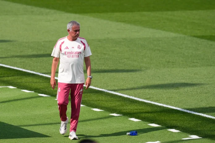 Fútbol.- José Mourinho: "Soy menos emocional y más controlado"
