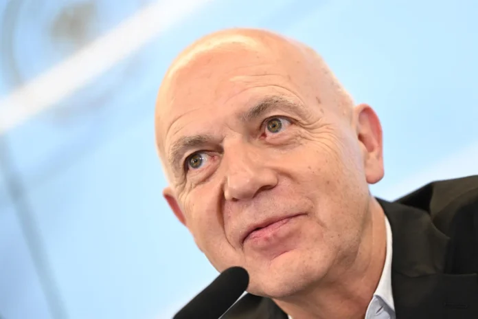 Fútbol.- La Federación Alemana de Fútbol pide más refuerzos para "sacar del terreno de juego" a Gianni Infantino