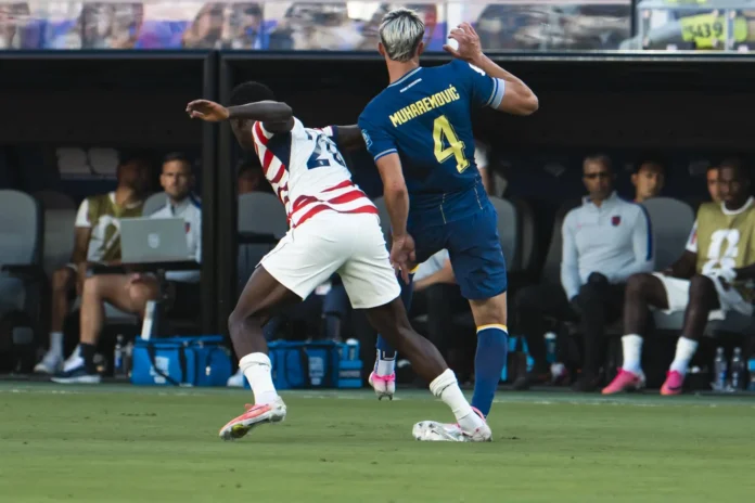 Fútbol.- La FIFA podría modificar su normativa para evitar un nuevo caso como el de Folarin Balogun