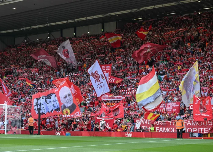 Fútbol.- La peña del Liverpool Spirit of Shankly pide explicaciones al club sobre el consorcio de Jeff Bezos