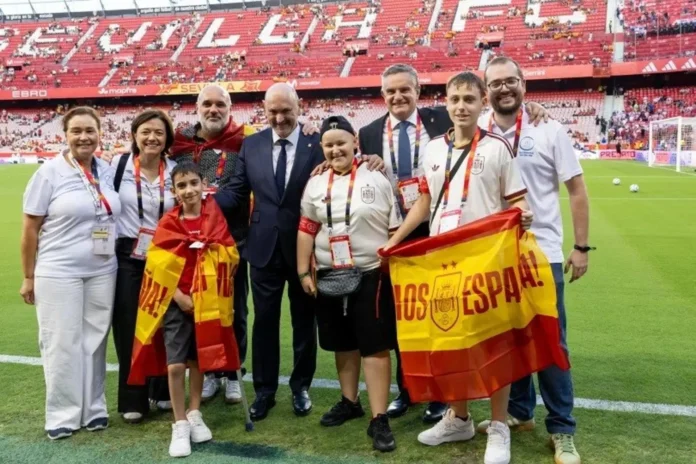 Fútbol.- La RFEF lucha contra los efectos del cáncer en menores a través del proyecto 'Capitán Volante'