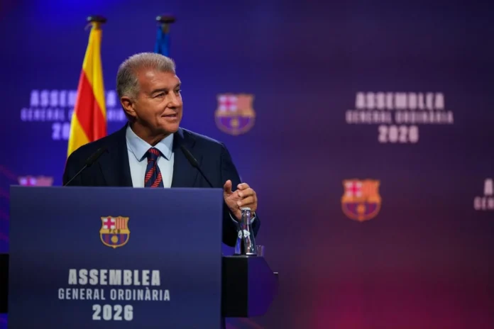 Fútbol.- Laporta pide al socio aprobar más deuda para ir "un paso por delante" de los rivales