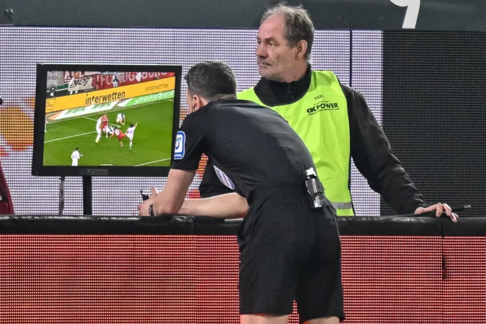 Fútbol.- Los aficionados alemanes protestarán contra el VAR durante la primera ronda de Copa