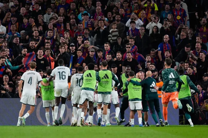 Fútbol.- Los Mossos identifican al aficionado que intentó agredir a Camavinga en El Clásico
