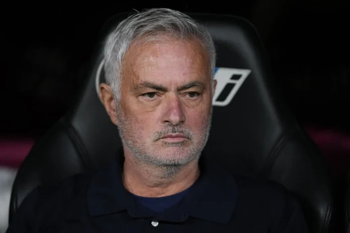 Fútbol.- Mourinho planta a la prensa tras ganar al Villarreal con uno menos