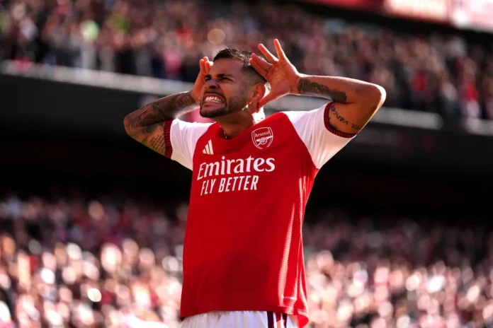 Fútbol/Premier.- (Crónica) El Arsenal presiona al City y el Chelsea golea con Henderson