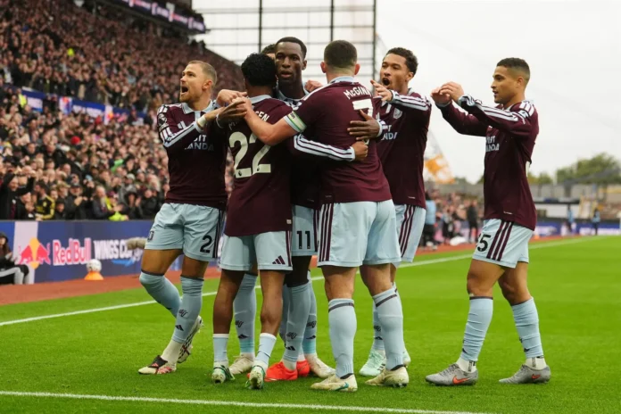Fútbol/Premier.- (Crónica) El Aston Villa rompe el inicio perfecto del City y el Arsenal lo aprovecha