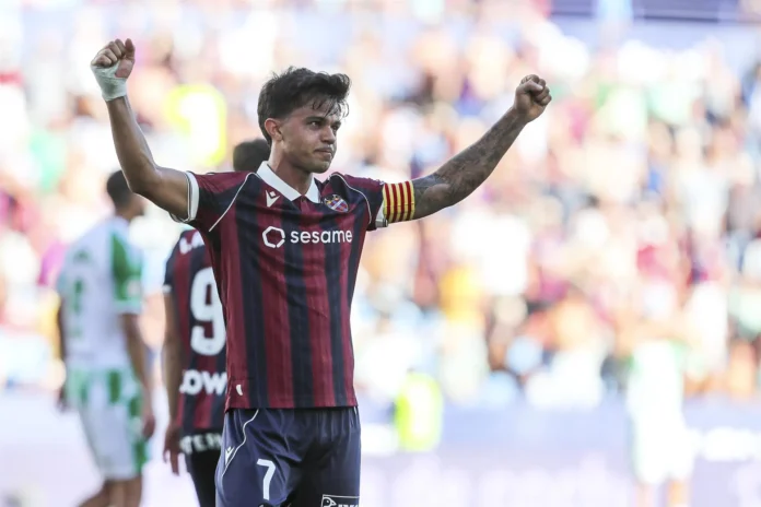 Fútbol/Primera.- (Crónica) El Levante castiga al Athletic en el Ciutat