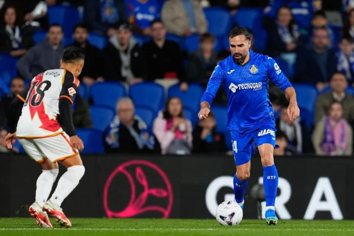 Fútbol/Primera.- El Getafe resiste con diez y firma tablas (1-1) en el derbi ante el Rayo Vallecano