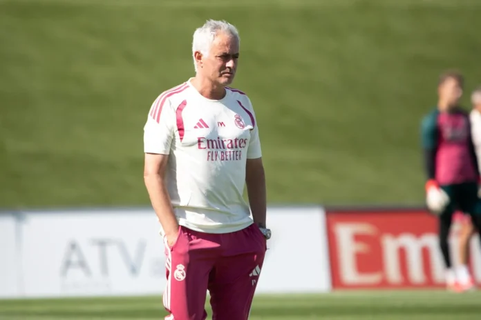 Fútbol/Primera.- El Real Madrid recurre a Mourinho para recuperar la competitividad contra el dominio del Barça