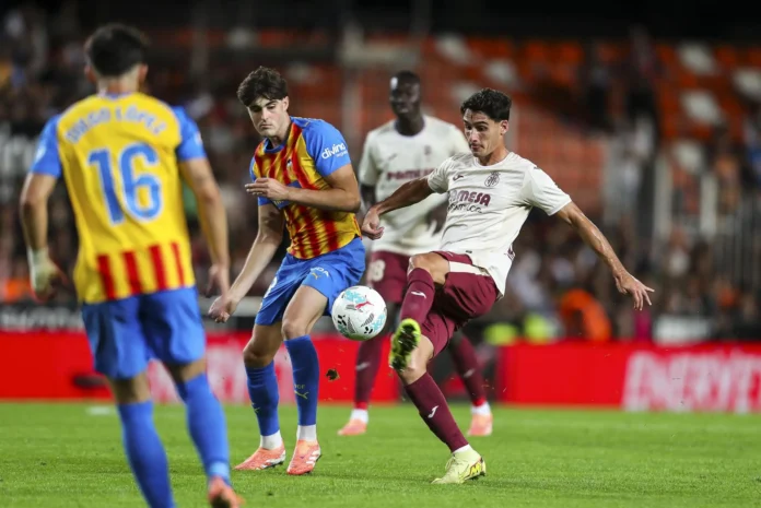 Fútbol/Primera.- (Pre) Valencia-Villarreal y Racing-Espanyol, duelos para aplacar dudas