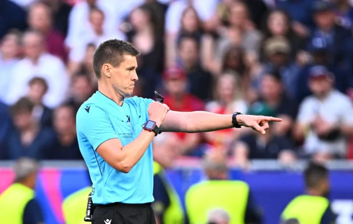 Fútbol.- Roberto Rosetti: "Seremos muy estrictos con las pérdidas de tiempo"