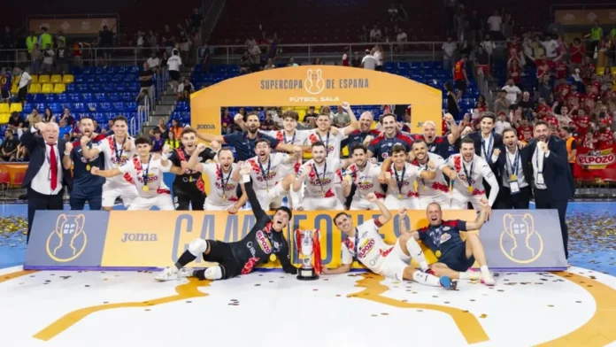 Fútbol Sala.- ElPozo Murcia Costa Cálida levanta la Supercopa de España tras nueve años sin títulos