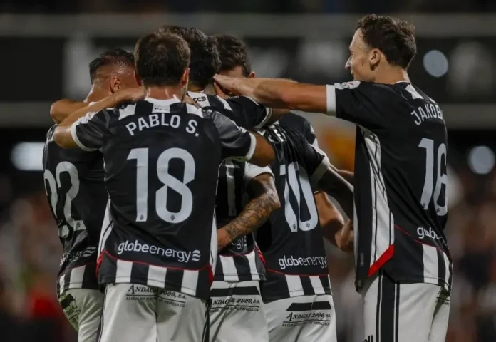 Fútbol/Segunda.- (Crónica) El Castellón se pone líder con una goleada al Sporting