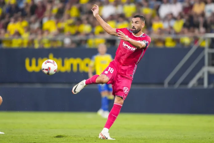 Fútbol/Segunda.- (Crónica) El Ceuta estrena victoria y el Tenerife se lo impide al Cádiz