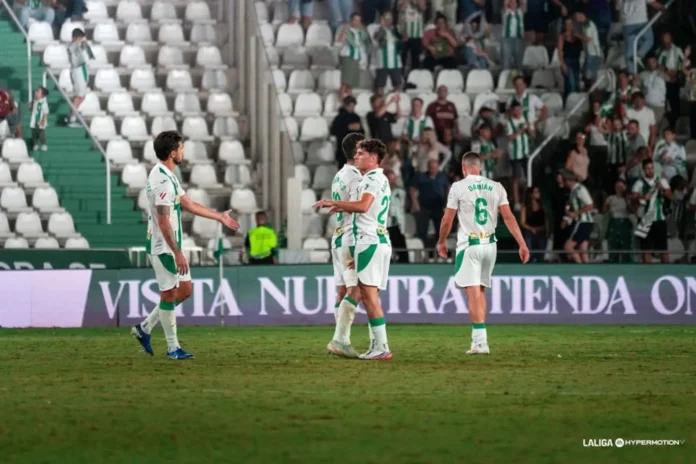 Fútbol/Segunda.- (Crónica) El Córdoba reina en el intercambio de golpes con el Tenerife