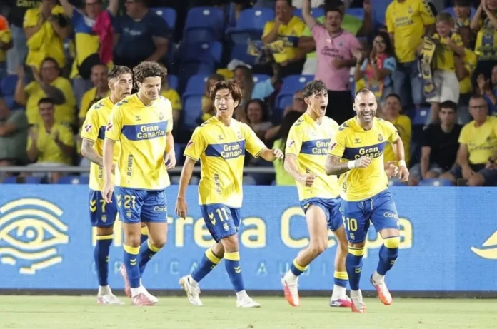 Fútbol/Segunda.- (Crónica) Las Palmas y Burgos empiezan la temporada con fiesta en el descuento