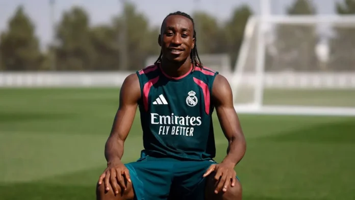 Fútbol.- Yan Diomande: "Siempre es bueno tener grandes jugadores en el vestuario porque aprendes de ellos"