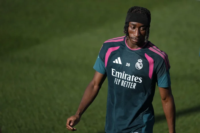 Fútbol.- Yan Diomande vive su "bienvenida oficial" al Real Madrid