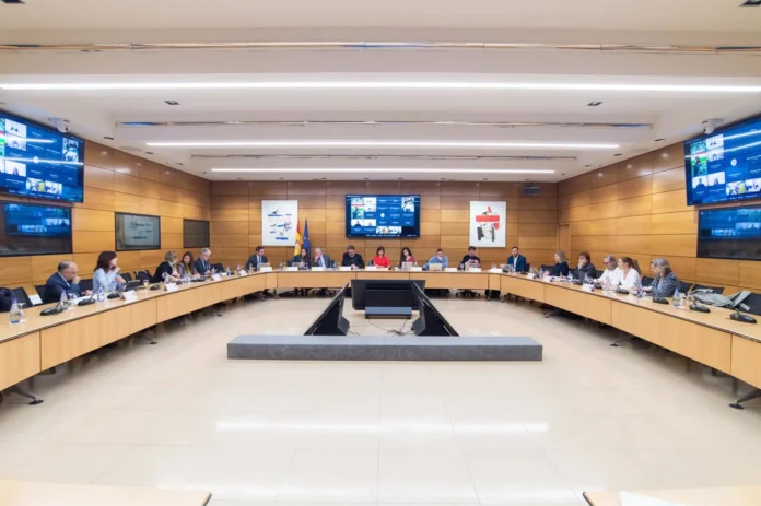 Gobierno y CCAA abordarán mañana el apoyo a los menores migrantes de Ceuta, en una cita marcada por la ausencia de Vox