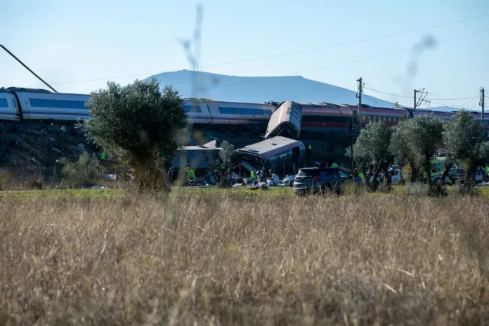 Gregorio muestra su pesar por el accidente y pone los recursos municipales a disposición de la emergencia