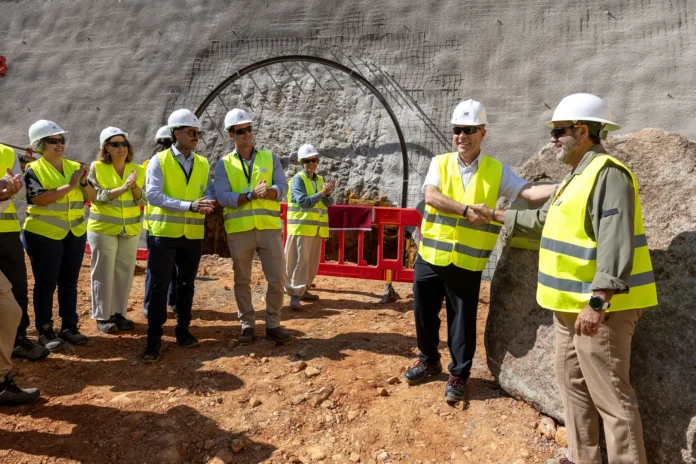 La ciudad de Puertollano acogerá la planta de transformación del wolframio que se extraiga en la mina de Abenójar (Ciudad Real)