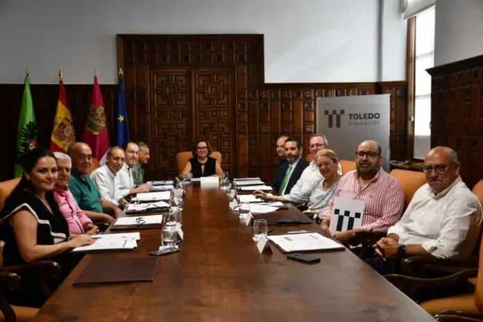 La Diputación aprueba una línea de ayudas de 2,9 millones para la limpieza y el mantenimiento de los colegios públicos en el curso 2026-2027