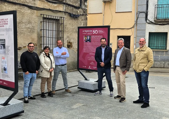 La exposición “La Transición en imágenes” continúa en Hinojosa de San Vicente su itinerancia por la provincia de Toledo