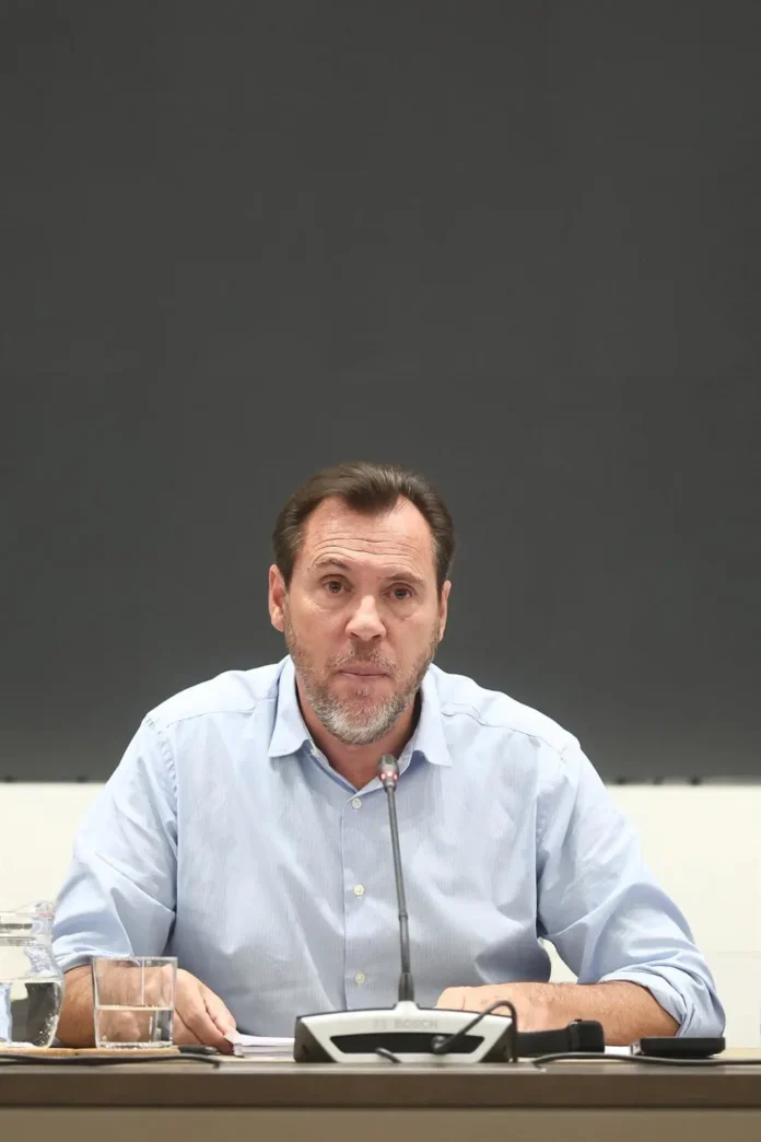 La instrucción que se dio al Iryo de seguir la marcha permitió al AVE avanzar a alta velocidad