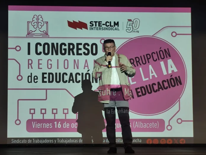 La Junta subraya el peso de Madrigueras en la educación de Castilla-La Mancha durante un congreso regional sobre IA y docencia celebrado en la localidad