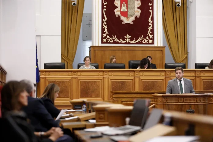 La mayoría socialista saca adelante la Ley de Medidas Urgentes de Vivienda de C-LM frente al rechazo de PP y Vox