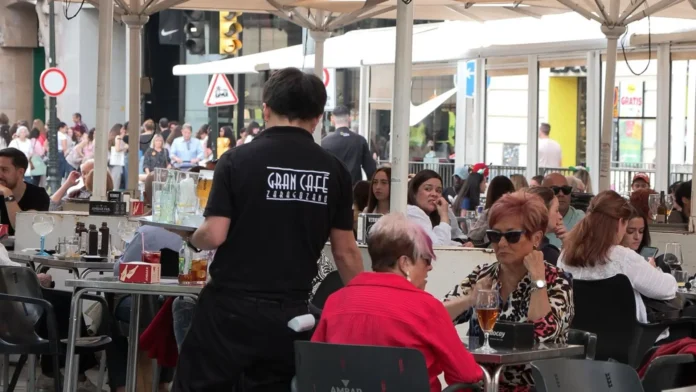 Las ventas del sector servicios crecen un 8% en Castilla-La Mancha en junio
