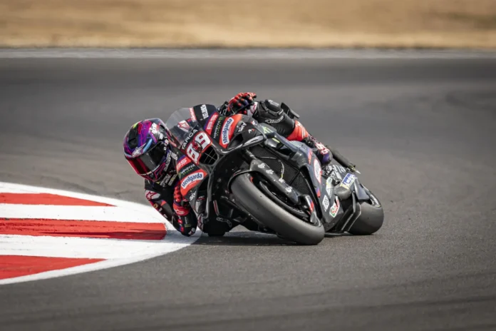 Motociclismo/GP G.Bretaña.- (Crónica) Jorge Martín afianza su liderato con pole y victoria al esprint en Silverstone