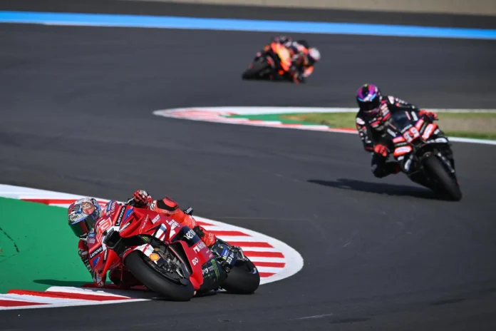 Motociclismo/GP Japón.- AV.- Marc Márquez supera de nuevo a Jorge Martín en Motegi y aprieta más el Mundial