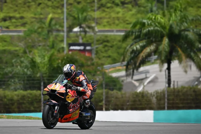 Motociclismo/GP Malasia.- Pedro Acosta se lleva la esprint de Sepang y Marc Márquez se escapa en el Mundial