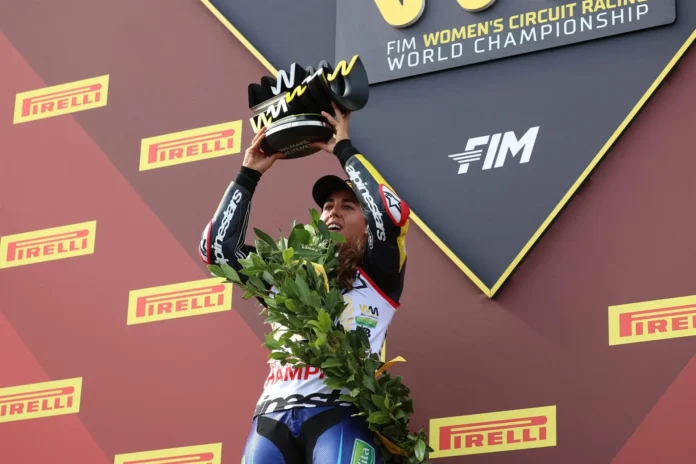 Motociclismo.- María Herrera revalida su título de campeona del WorldWCR
