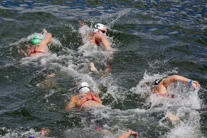 Natación.- Paula Otero y Candela Sánchez terminan séptima y novena en la final de 3 kilómetros eliminatorios al esprint