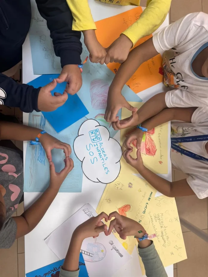 Niños de Aldeas Infantiles Málaga eligen cambiar Halloween por mandar mensajes de cariño a víctimas de Urda