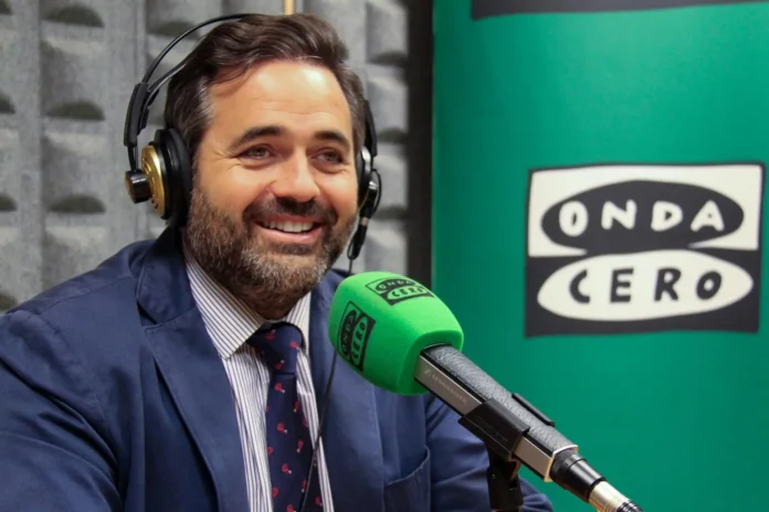 Núñez afea a Page estar "en modo supervivencia" y le acusa de "desentenderse" de C-LM y solo preocuparse por su "sillón"