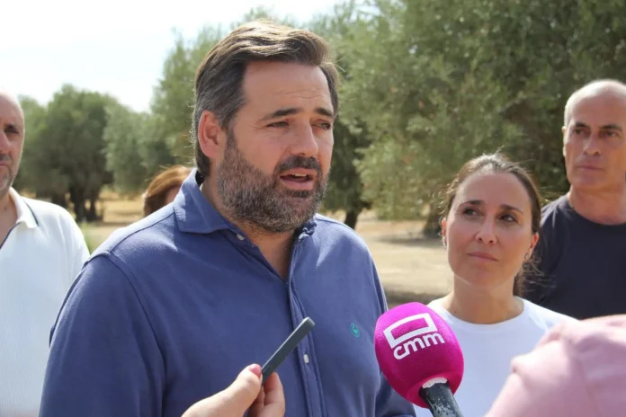 Núñez asegura que el PP "bajará los impuestos a agricultores y ganaderos" tanto a nivel regional como nacional