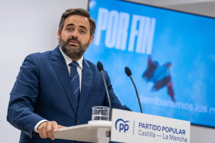 Núñez pregunta a Page para quién pedirá el voto: "Si pide el voto para el PSOE lo estará haciendo para Sánchez"