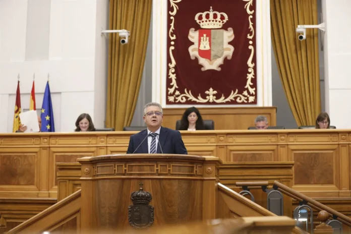 PP afirma que el anuncio de Page sobre la carrera profesional sanitaria "no tranquiliza a nadie" porque "nunca cumple"
