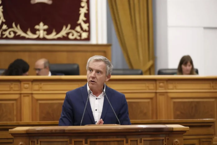 PSOE defiende su modelo de protección a menores, Vox rechaza nuevo reparto y PP critica a Page por crisis ceutí
